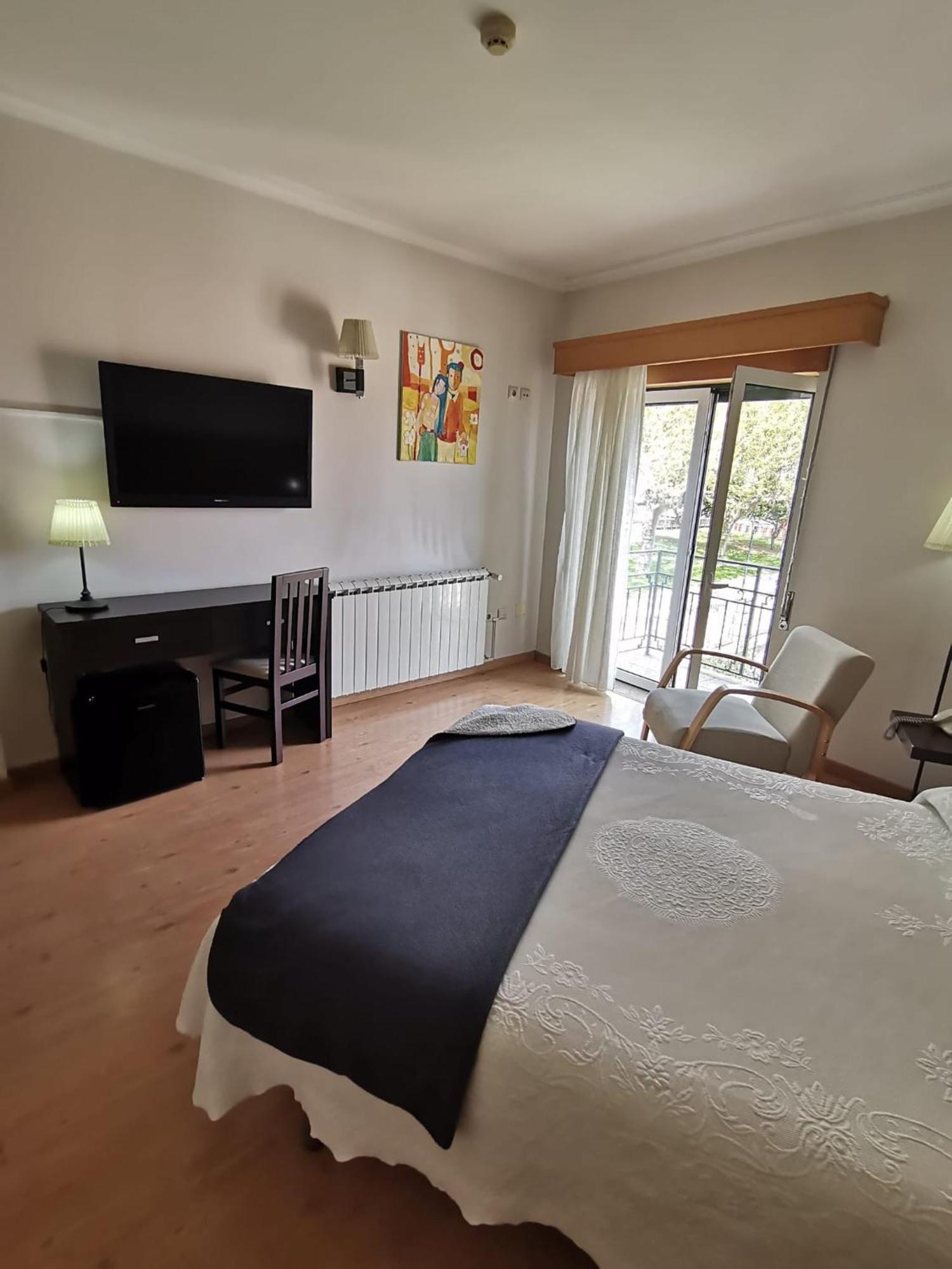 Hotel Covilha Jardim Bagian luar foto